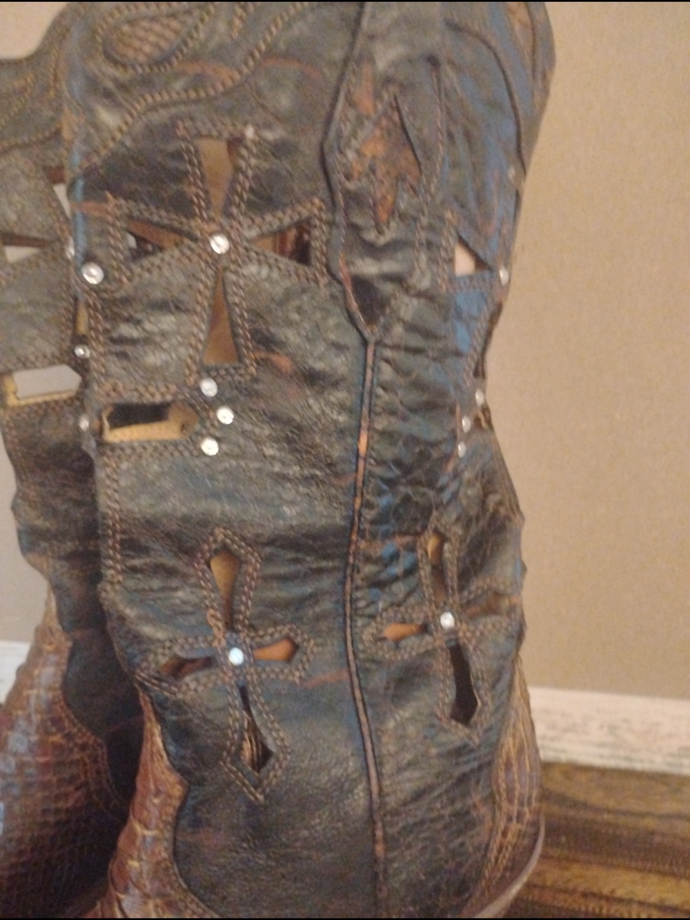 Corral Western Embossed Brown Leather Heeled Boots with Cutout Detail - Picture 4 of 7